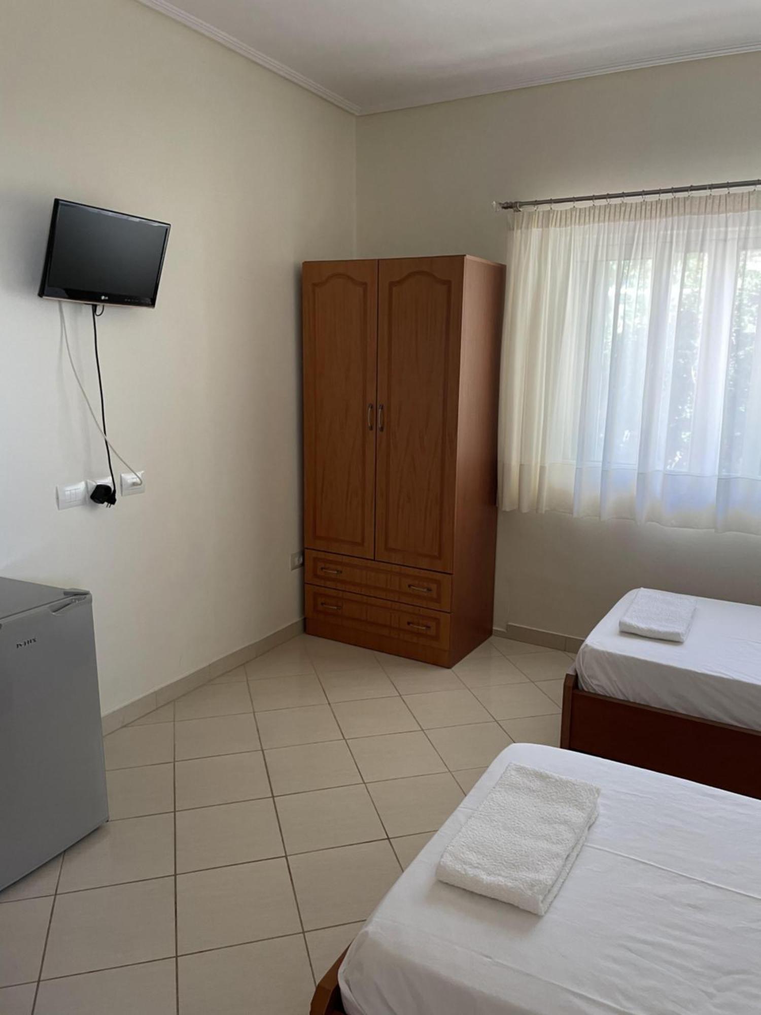Olympian Rooms Dhërmi Exteriör bild